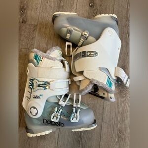 Dalbello high performance Women's ski boots